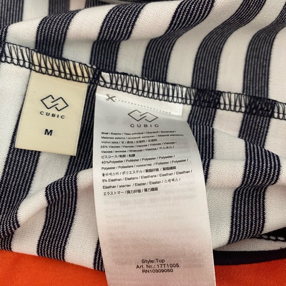 Boxy sailor top sleeveless, gold buttons detail - Picture 3 of 3